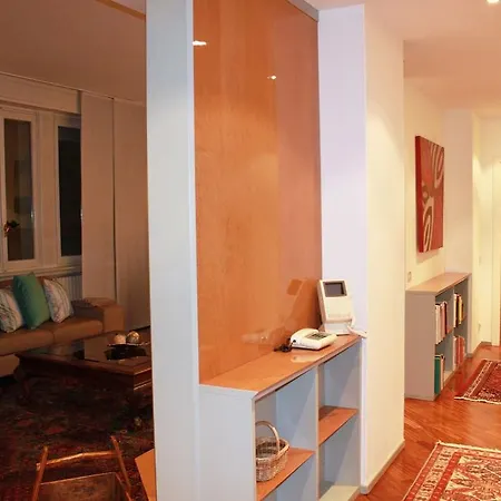 Elika Apartment Como